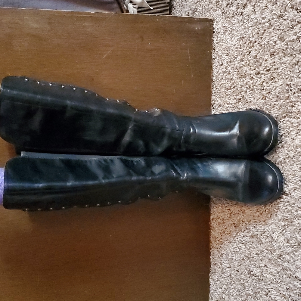 Black Boots